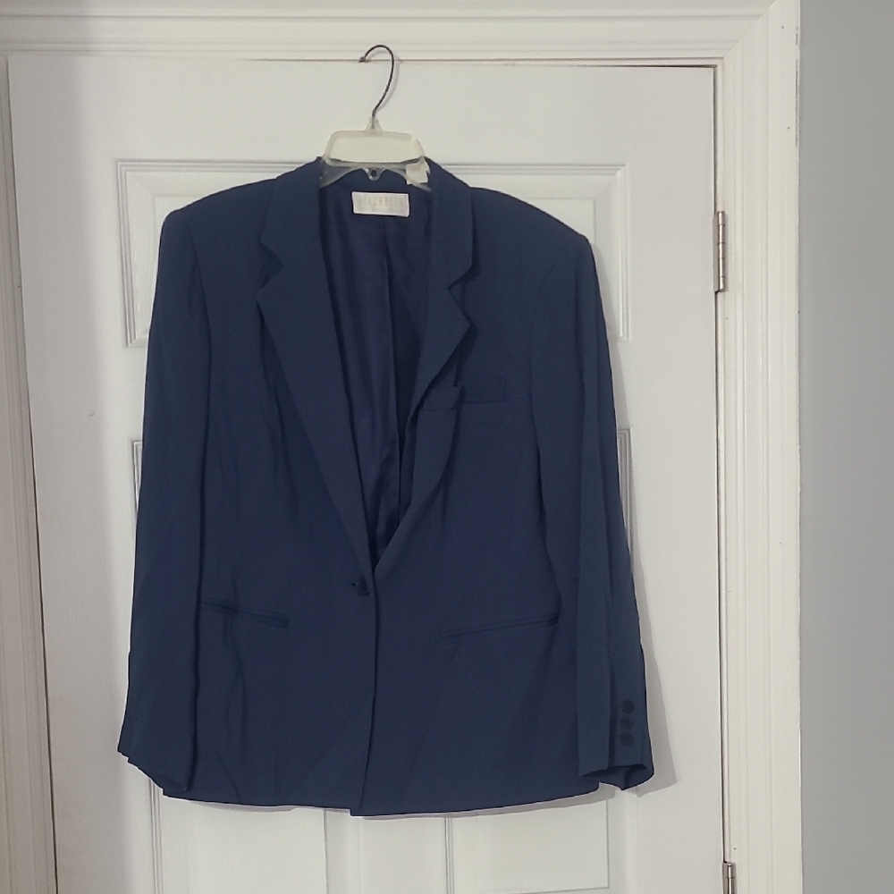 Classic Navy Blue Single-Button Blazer